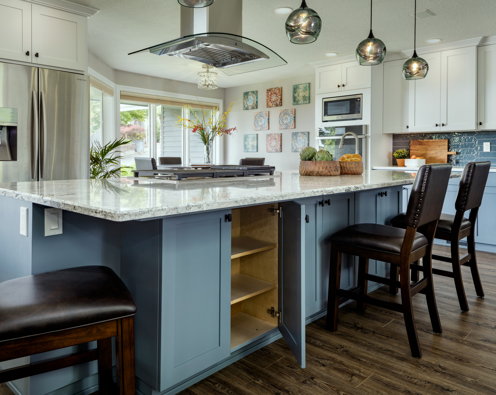 Enchanting Blue Kitchen Cabinetry