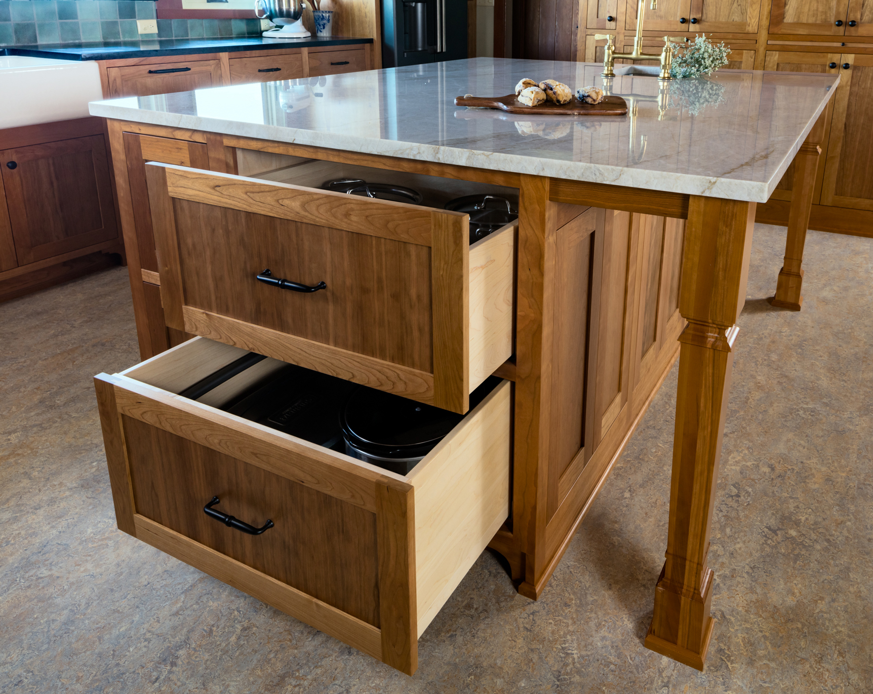IKH-Jones-Feature-Kitchen-Island-Functionality