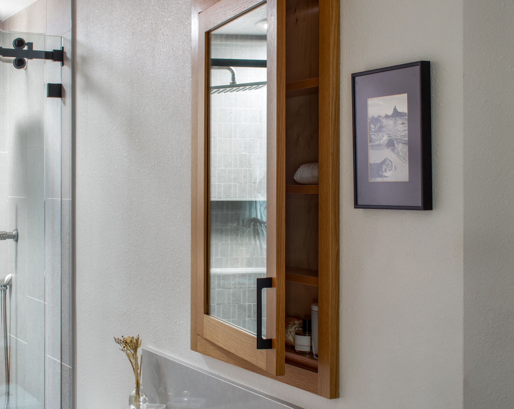 MCBR-Robbins-Feature-Recessed-Medicine-Cabinet