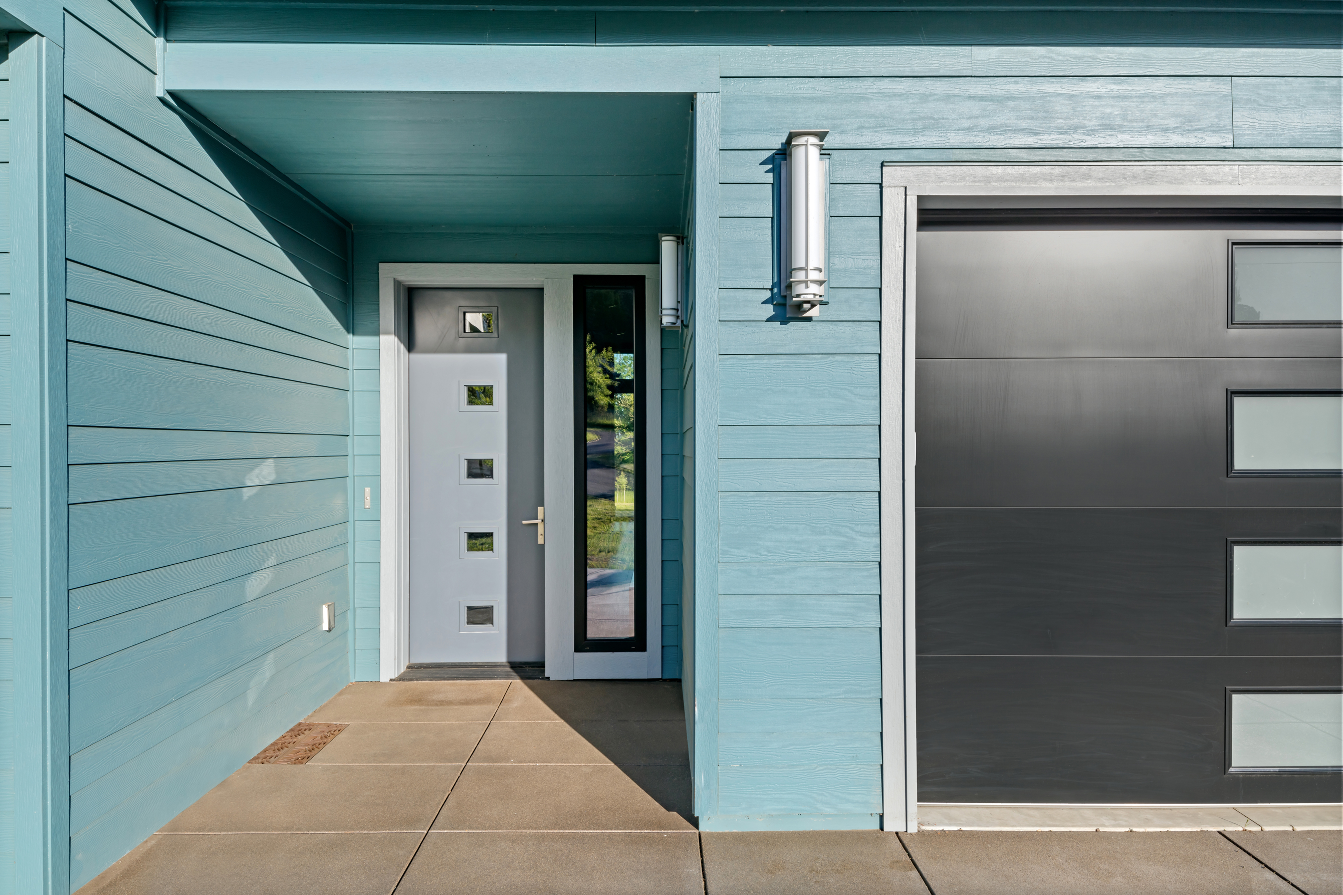Modern Corvallis Vacation Home Cabinetry