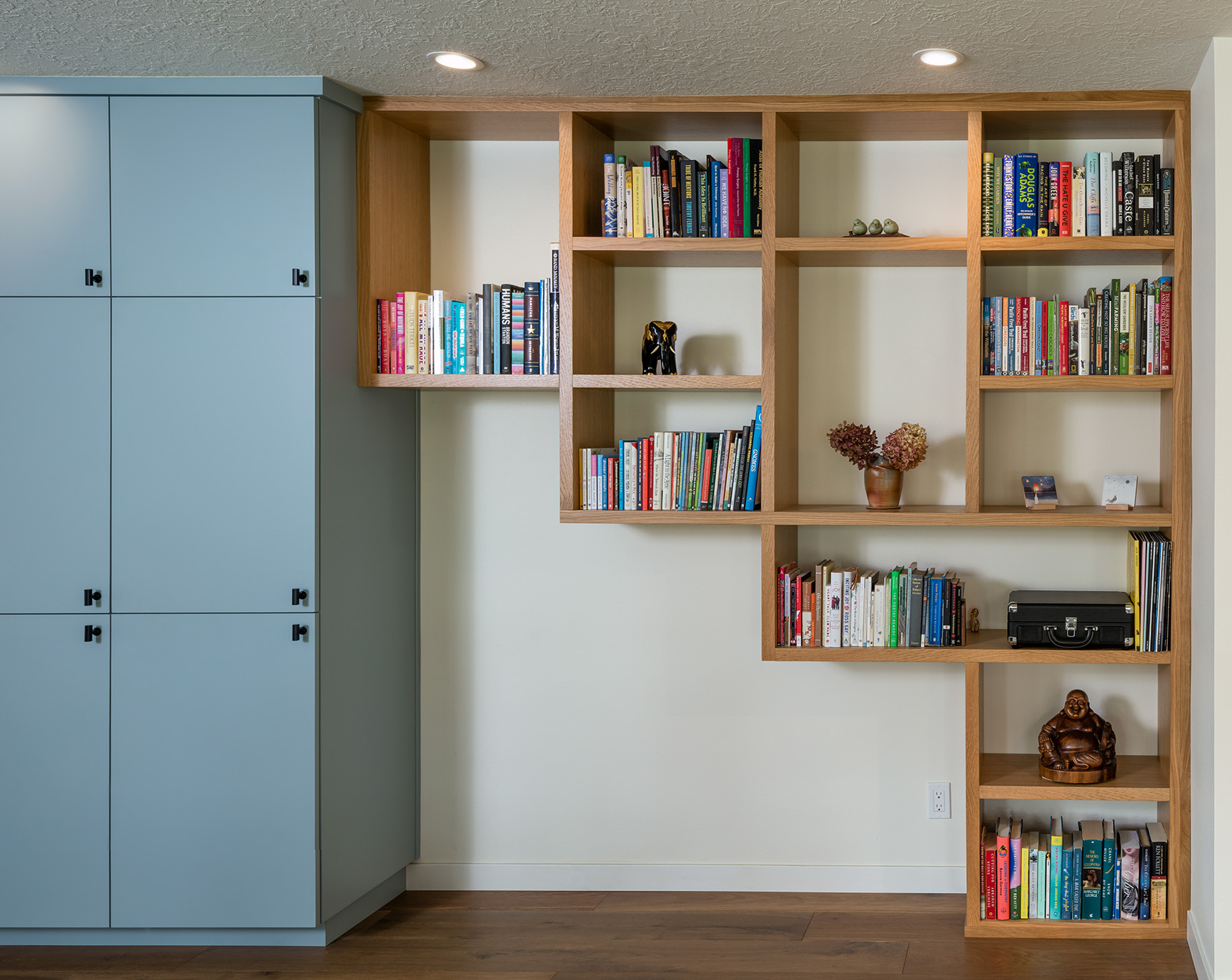 MOMK-Bahnson-Feature-Bookcase