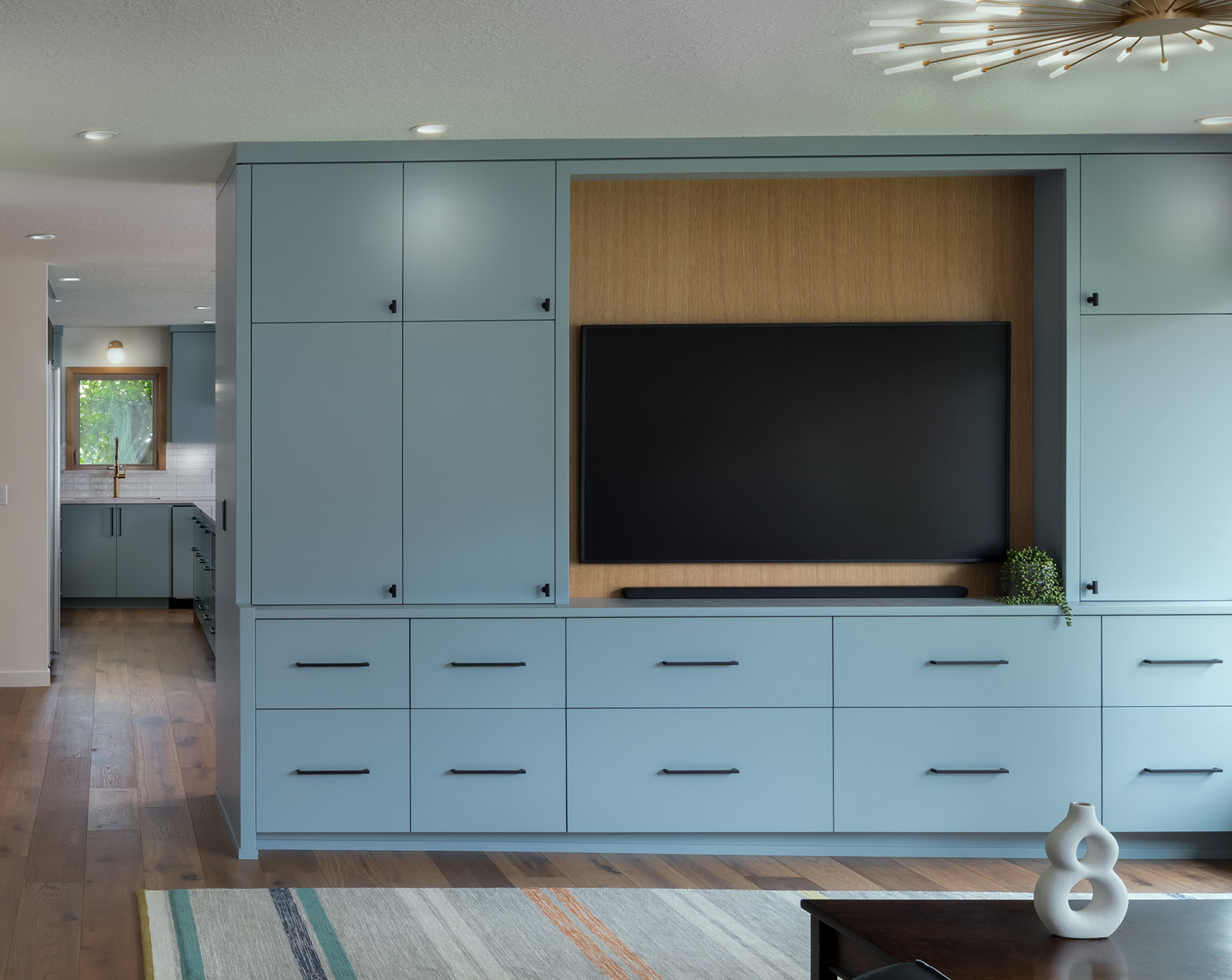 MOMK-Bahnson-Feature-Entertainment-Center