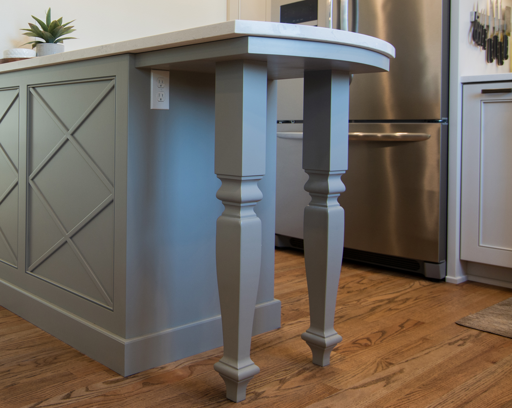 NHTK-Enghauser-Feature-Peninsula-Legs