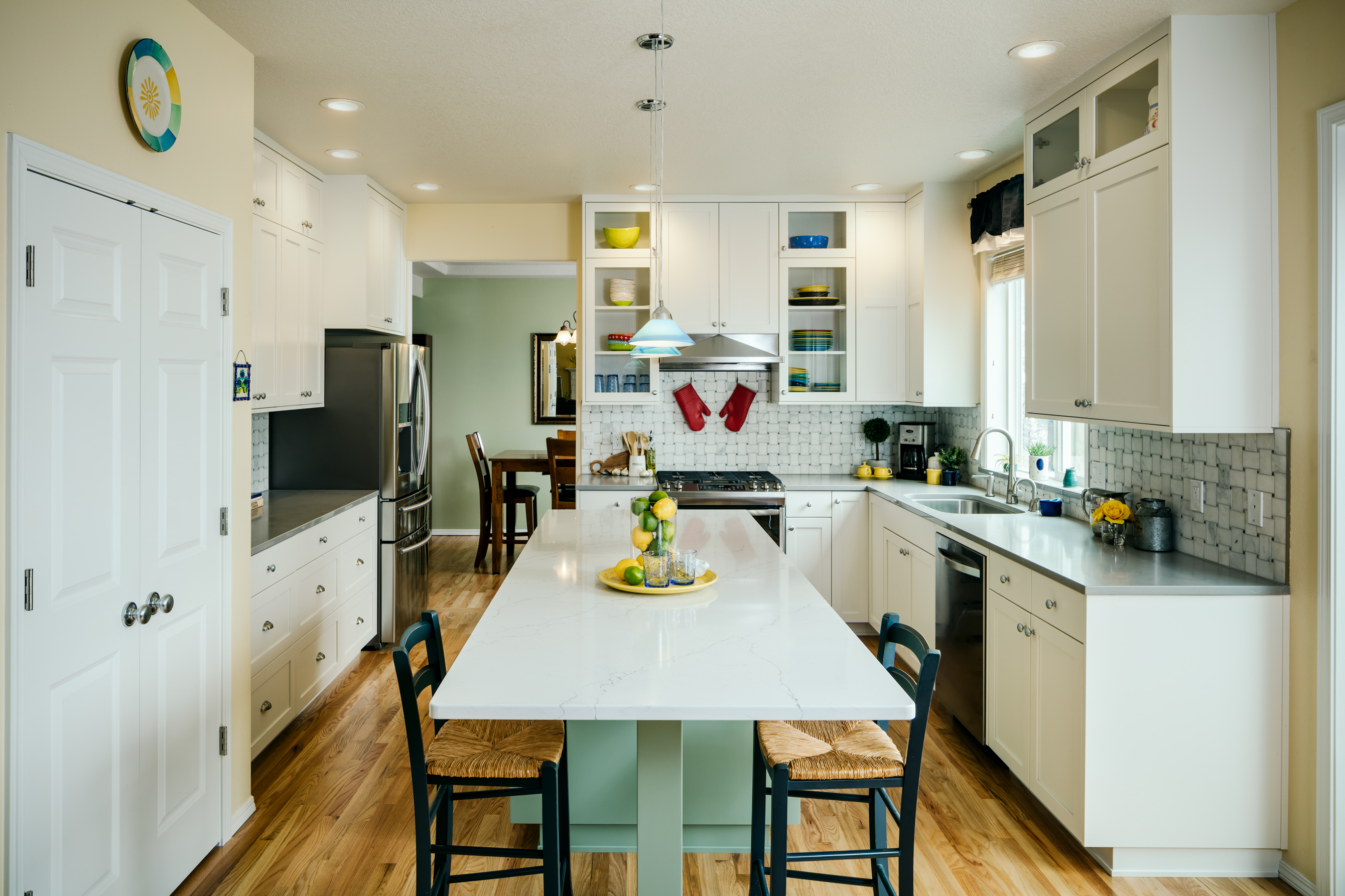 Spacious and Bright Kitchen