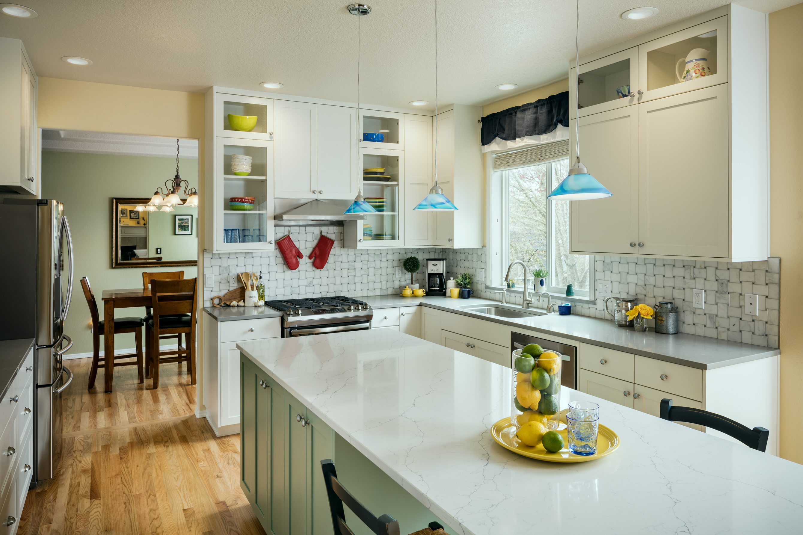 Spacious and Bright Kitchen