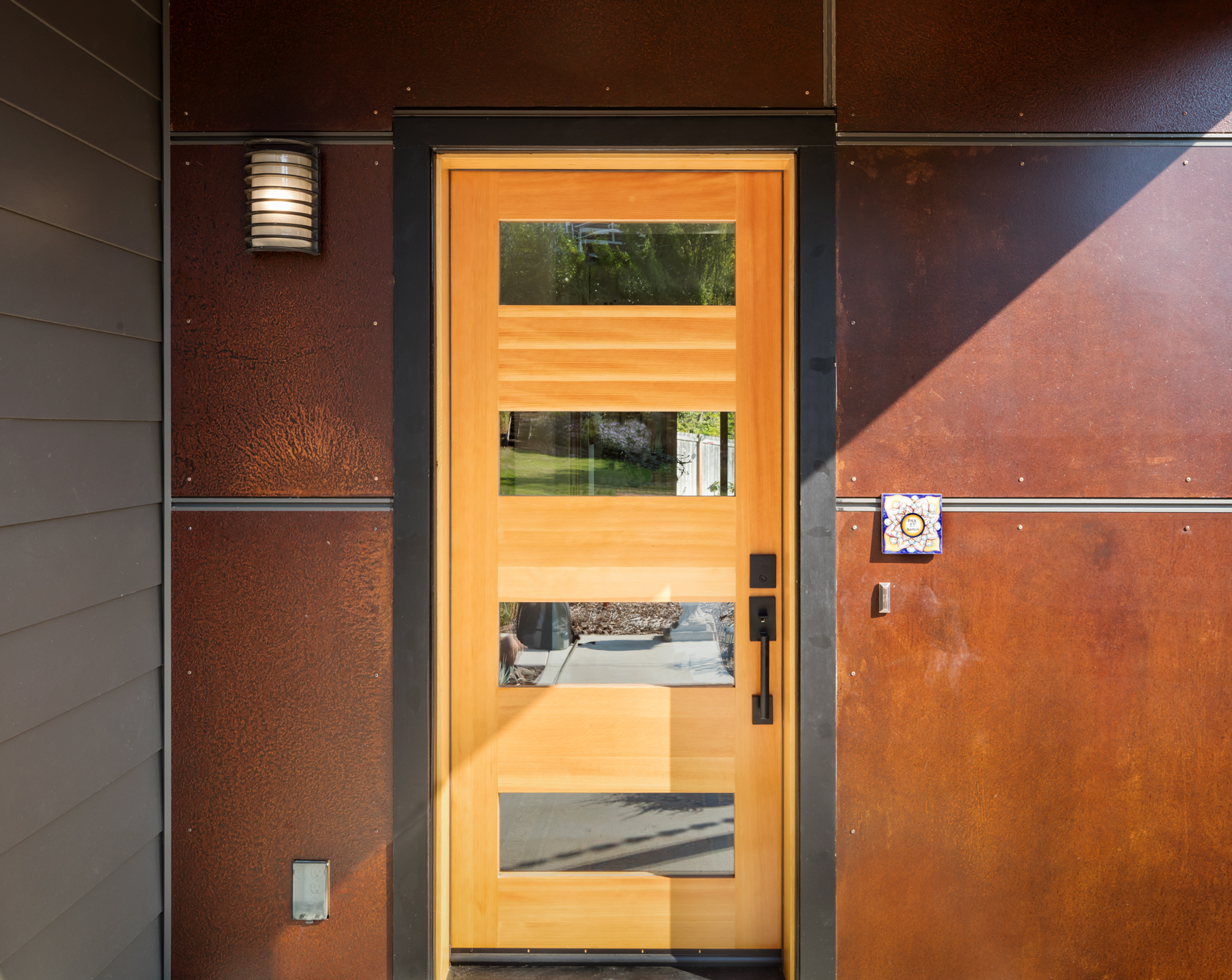 SSR-Meganck-Feature-Artistically-Fabricated-Rusted-Accent-Paneling