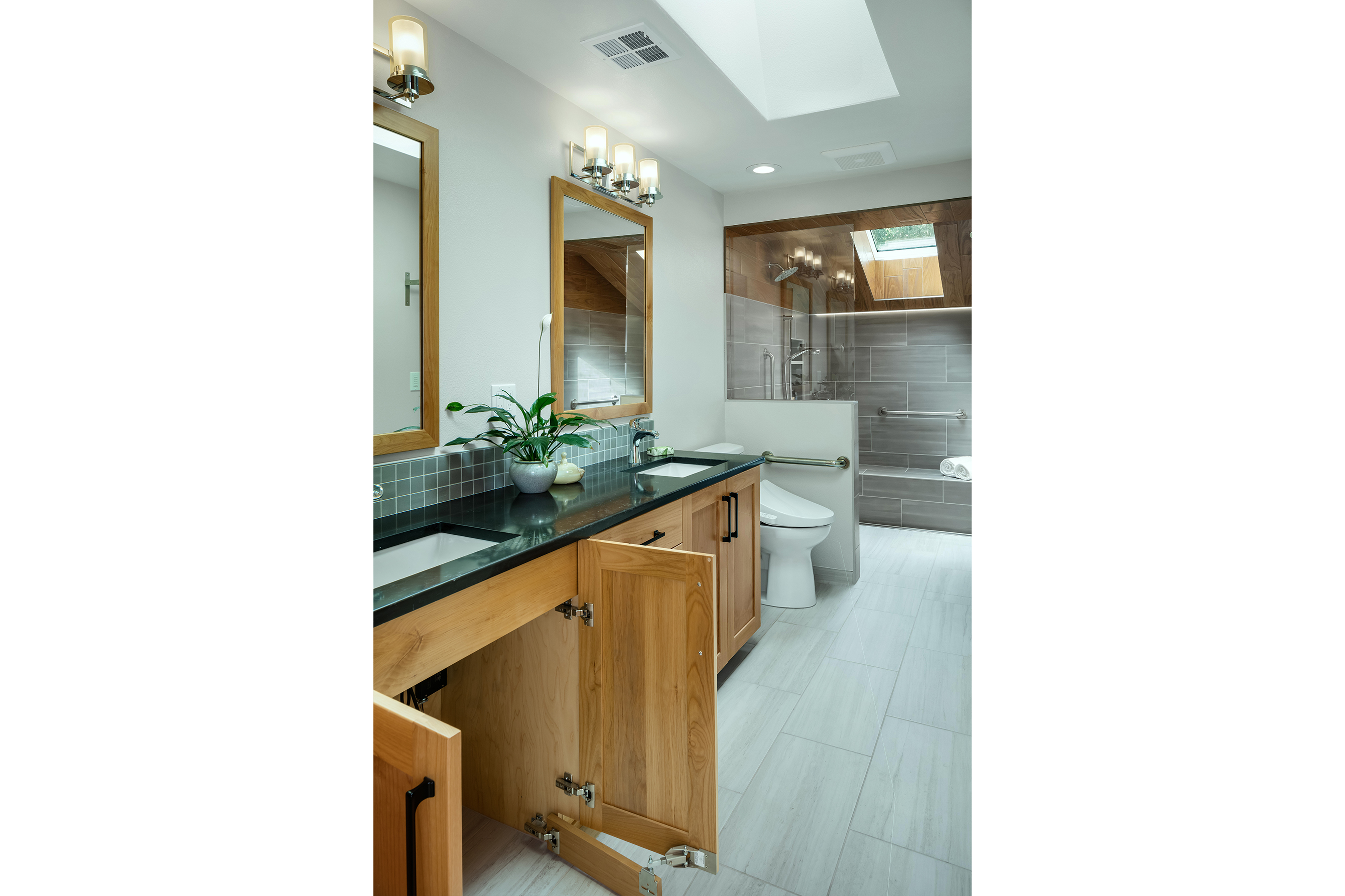 Wheelchair-Accessible Kitchen & Bath