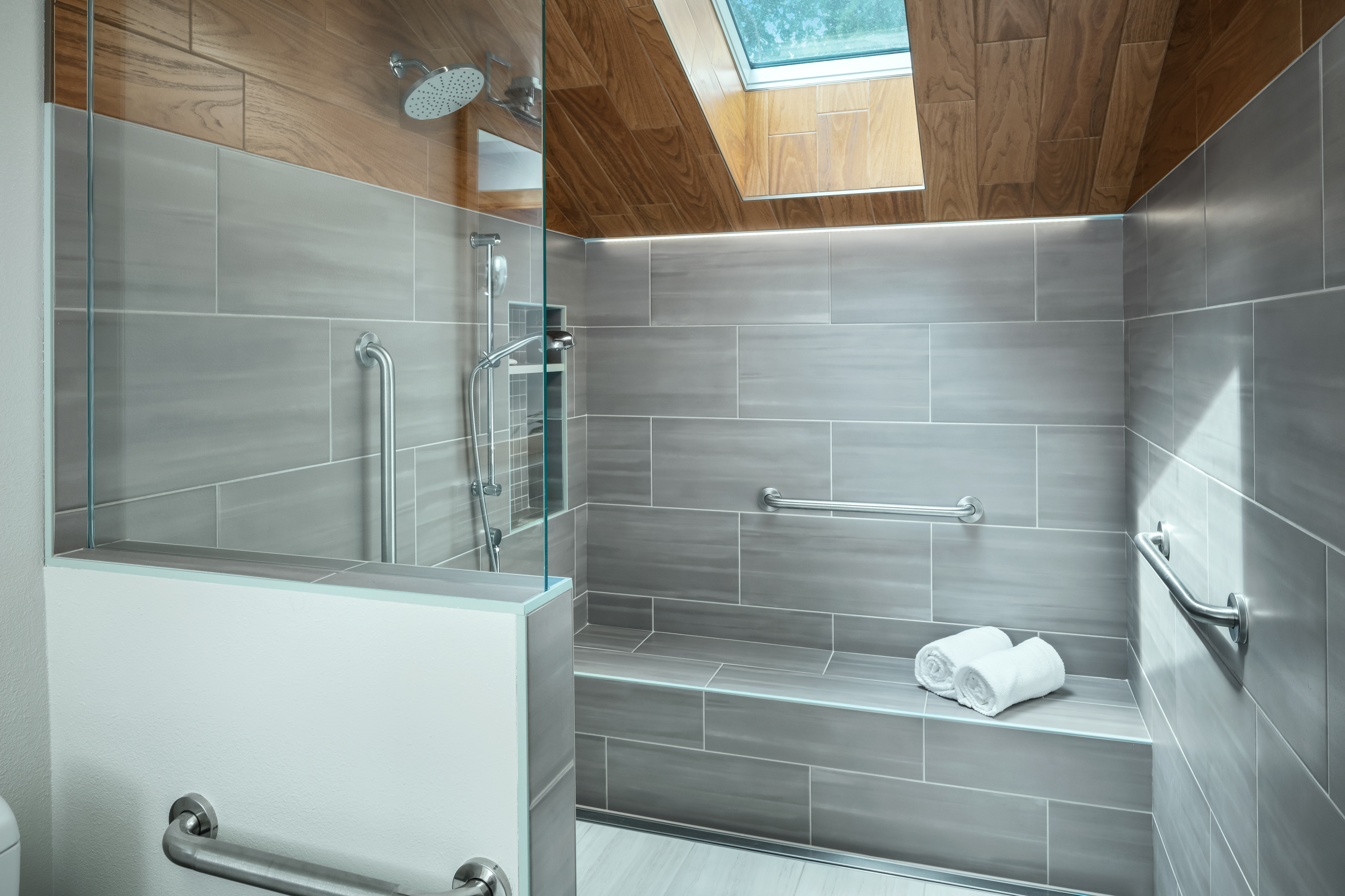 Wheelchair-Accessible Kitchen & Bath